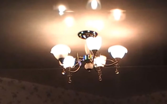 свечение ламп накаливая и светодиодных в одной люстре на максимуме диммера
