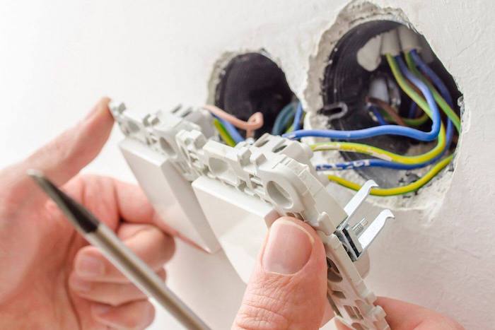 Как починить выключатель света – инструкция по ремонту
