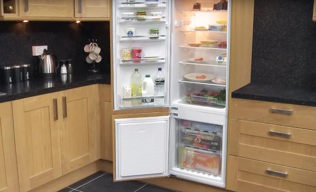 5 причин, почему гудит и шумит холодильник: что делать, если холодильник начал издавать странные звуки