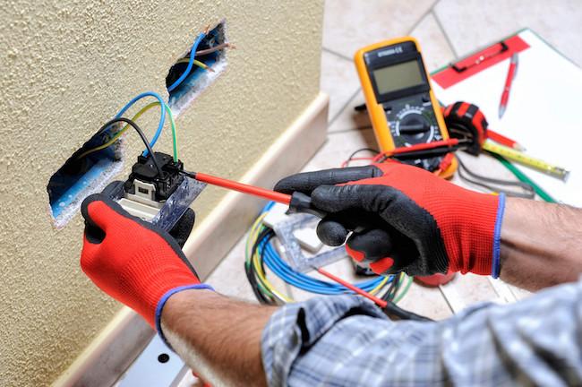 Проверка электрики в квартире: Диагностика состояния электропроводки дома